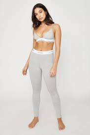 Women's Premium 2-Piece Activewear Set – Black Sports Bra & High-Waist Leggings